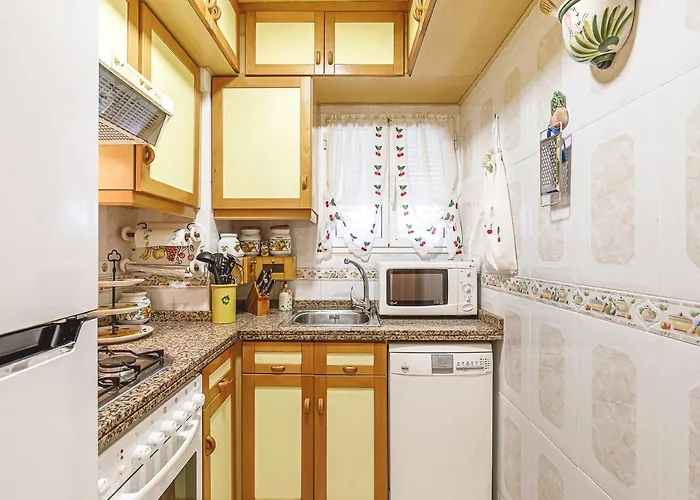 Regina Apartment In Playa San Juan With Ac And Pool